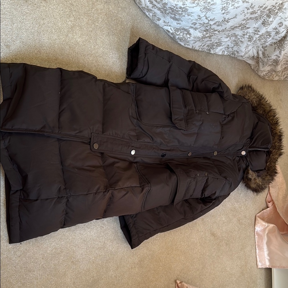 Women’s Extra Long White Duck Down Winter Jacket – Used, Excellent Condition